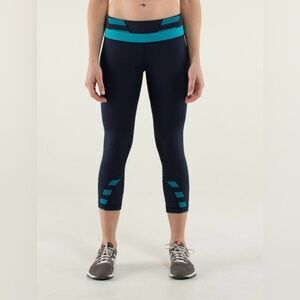 Lululemon Run: Inspire Crop II
Inkwell size 6 EUC